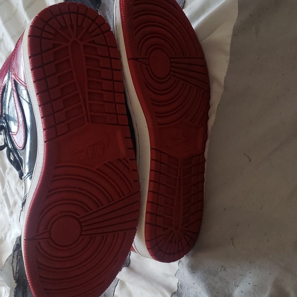 NIKE Air Jordan 1 Retro High OG - Picture 3 of 4